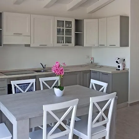 Welcomely - White Terrace - Condominio Acqualife *